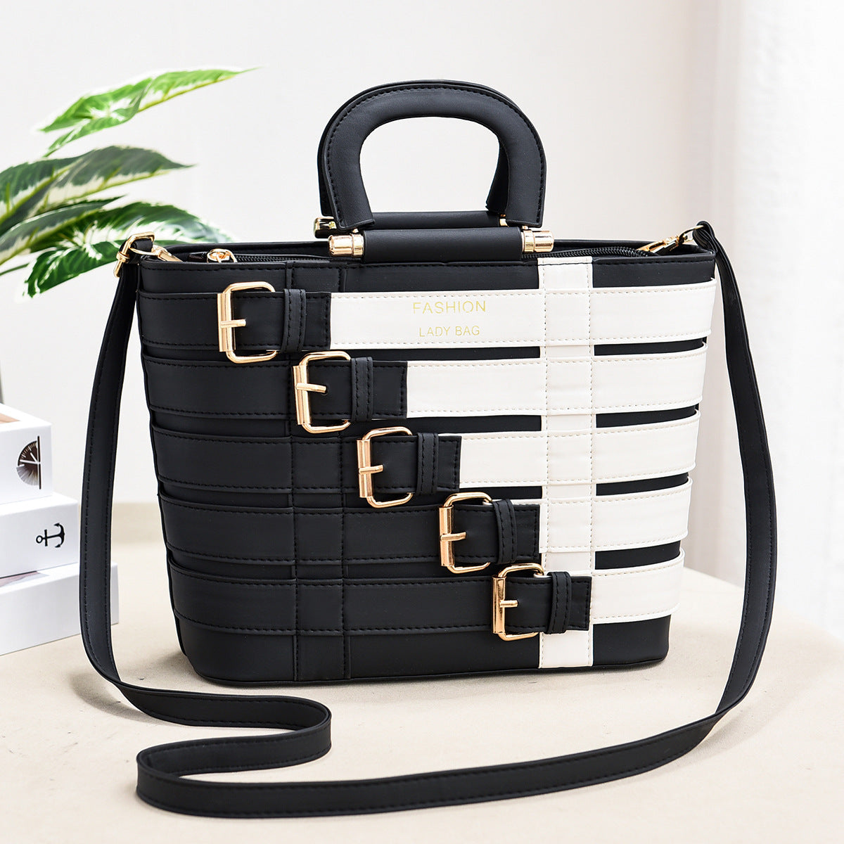 Trendy Women's Tote Bag for Spring and Summer Fashion