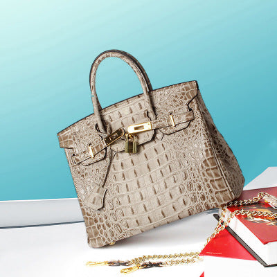 Luxury Leather Tote Bag – Spacious & Elegant