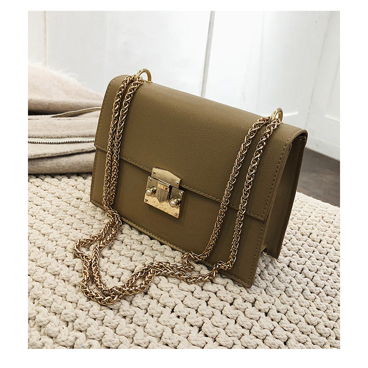 Chic Chain Crossbody Bag - Stylish and Versatile